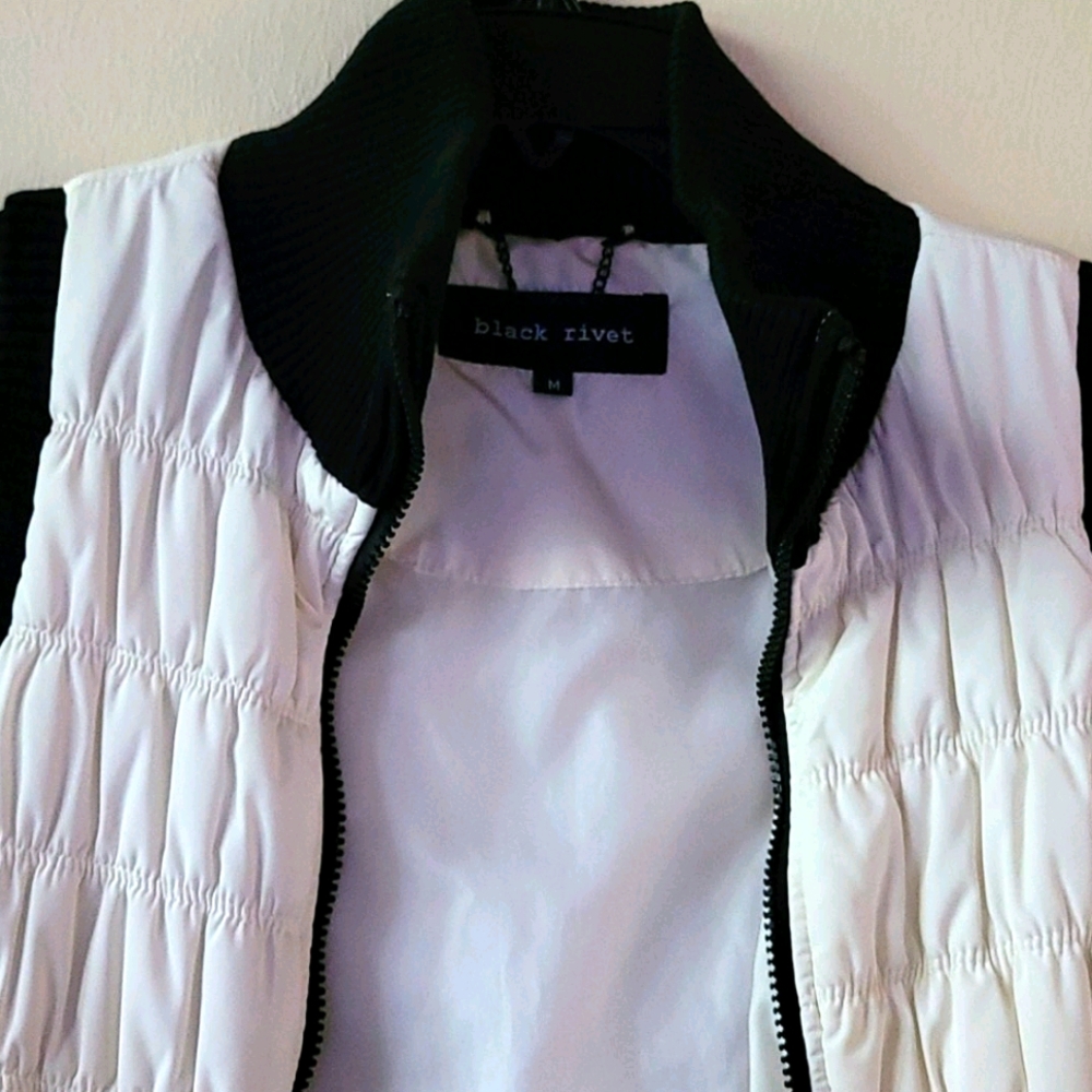 Vest - Picture 2 of 5